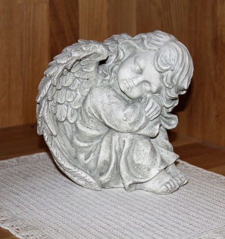 angeli statuette